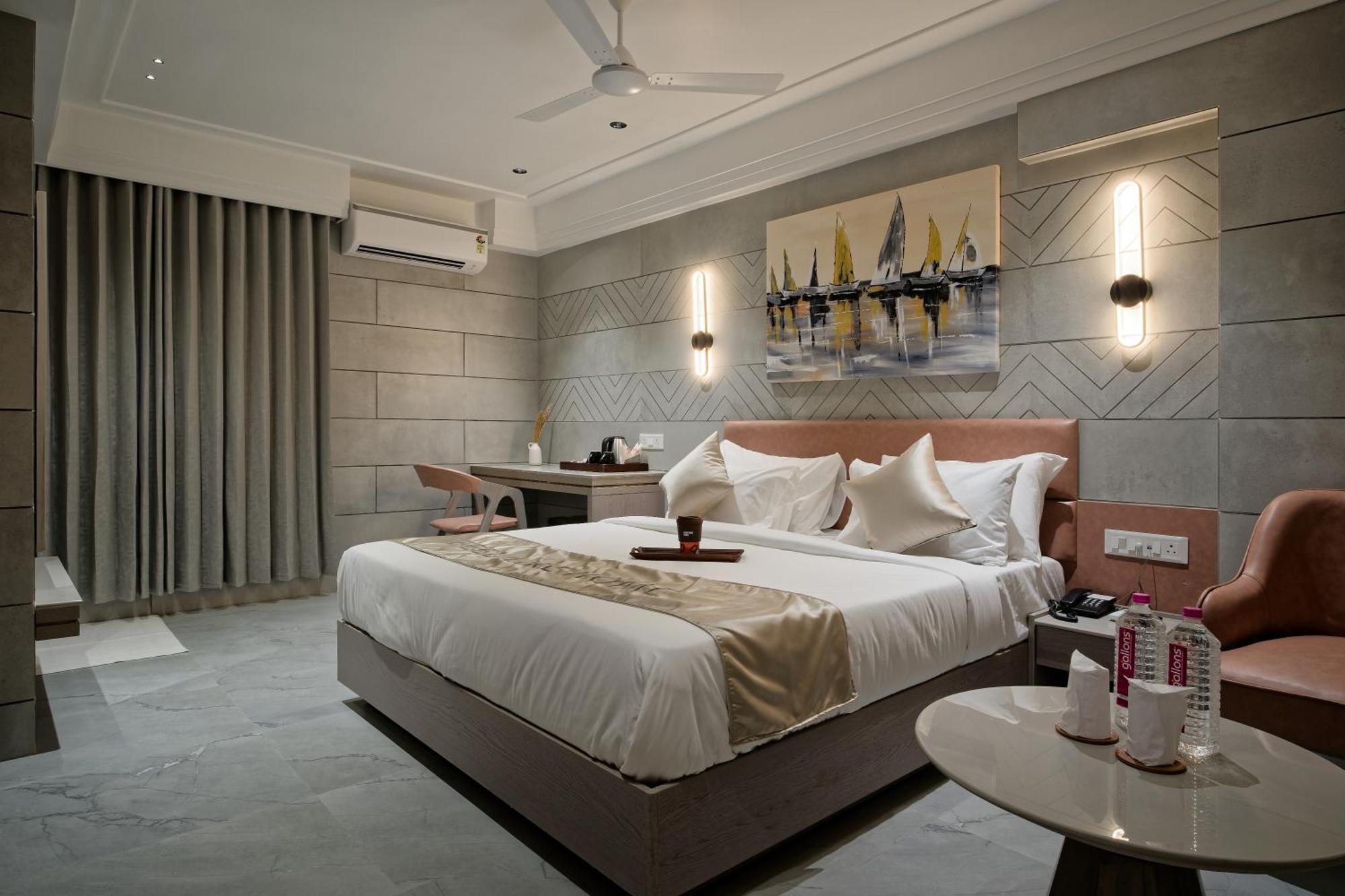 Golden Plaza Hotel Ahmedabad Luaran gambar