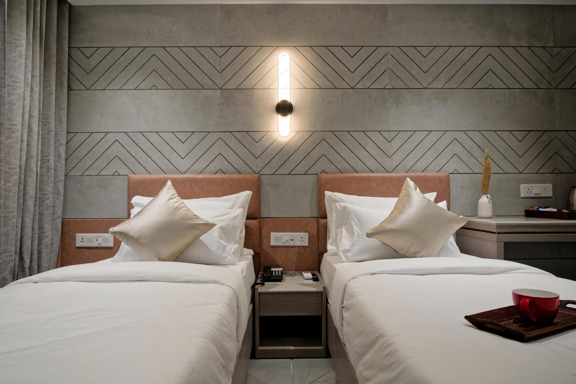 Golden Plaza Hotel Ahmedabad Luaran gambar