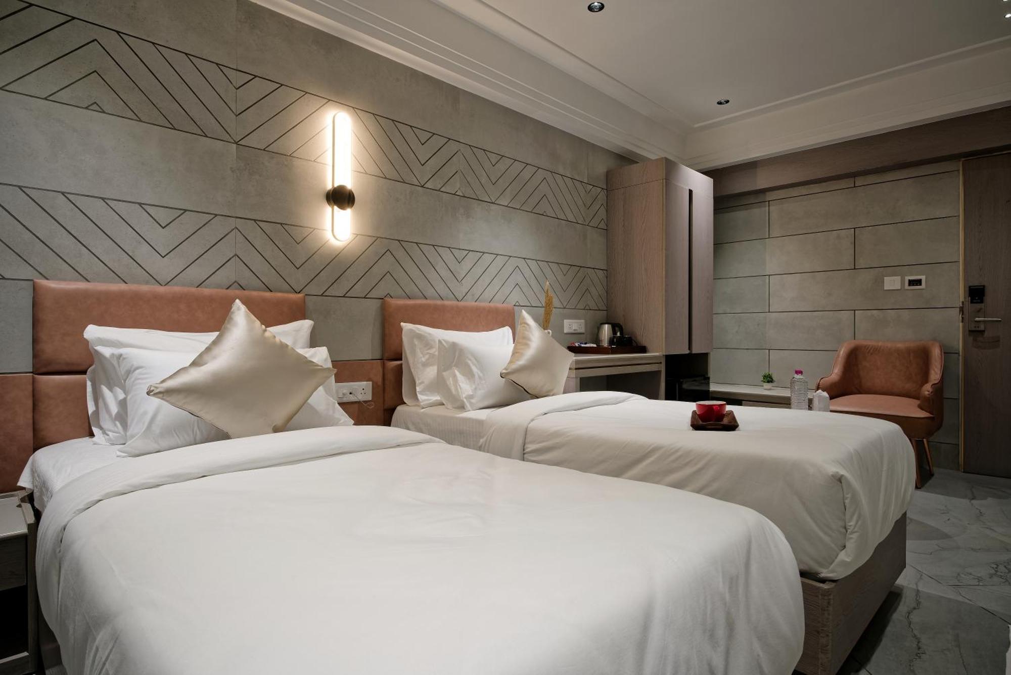 Golden Plaza Hotel Ahmedabad Luaran gambar