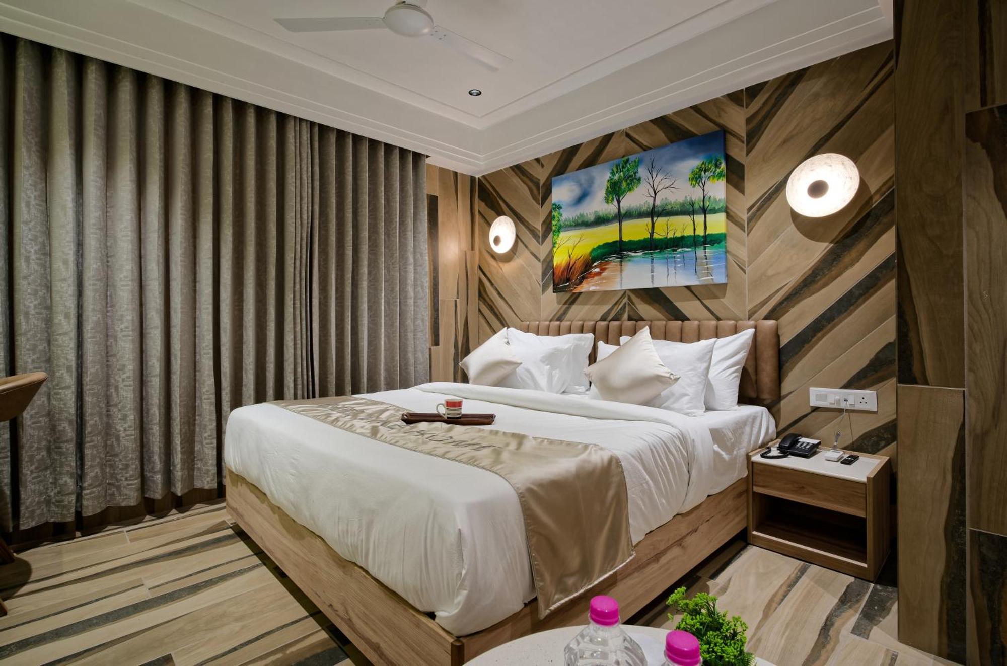Golden Plaza Hotel Ahmedabad Luaran gambar